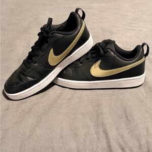 Nike Court Borough Low 2 GS 'Black Metallic Gold Star' sneaker